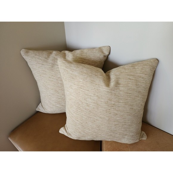 2 - Roth & Tompkins Woven 20x20 Throw Pillow Covers Zippered Toffee Damask NEW - Picture 5 of 16